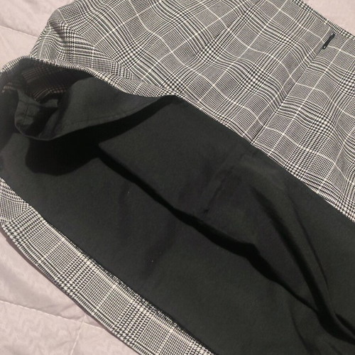 H&M mini skirt like new, checkered white and grey, size M