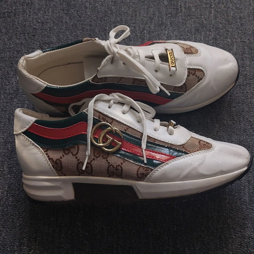 Gucci women’s vintage sneakers white, like new, size 39