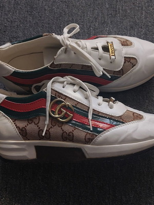 Gucci women’s vintage sneakers white, like new, size 39
