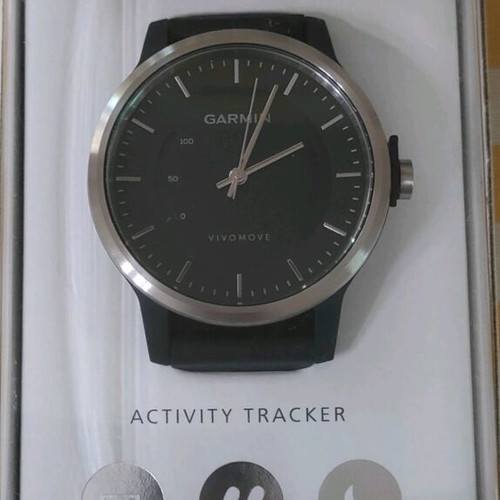 Garmin Vivomove Sport Smart Watch new