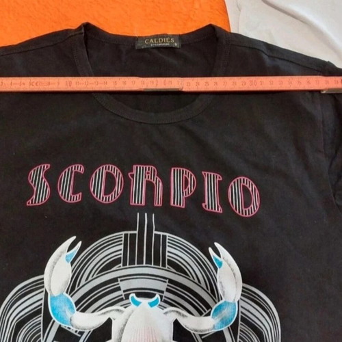 Set of 2 Scorpio T-shirts like new, size M, black and white