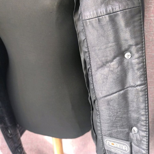 Women's vintage leather jacket with batwing sleeves XL used, black