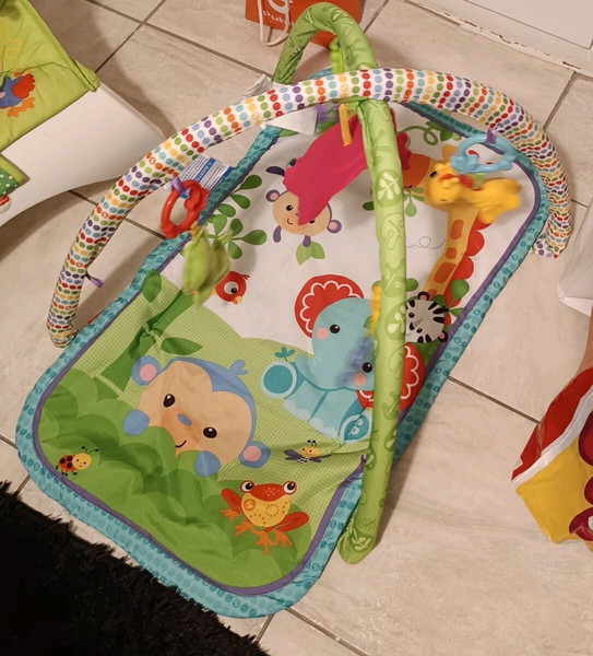 Гимнастика за бебета Fisher Price.