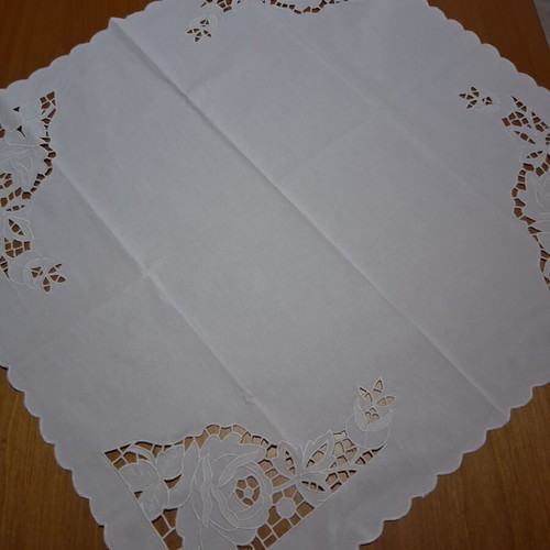Cotton square with machine embroidery, 70x70 cm