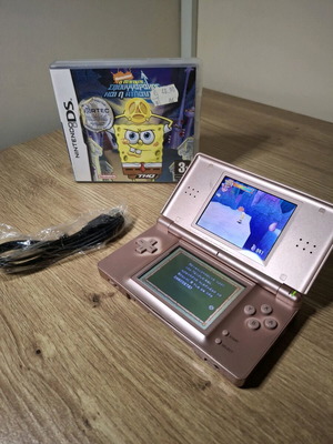 Nintendo DS Lite Metallic Rose used with SpongeBob game and charger