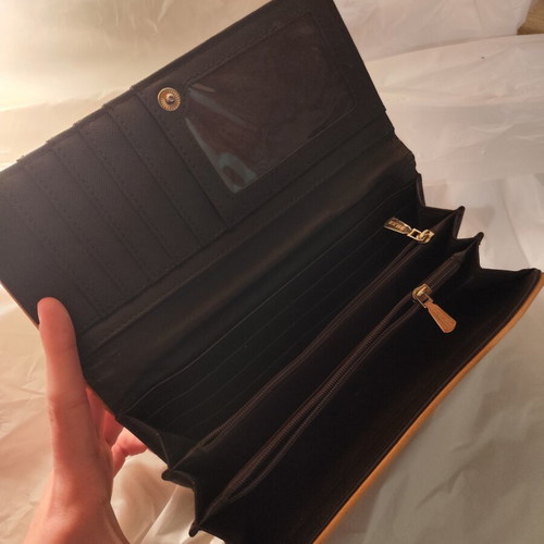 Women's wallet like new, brown with compartments