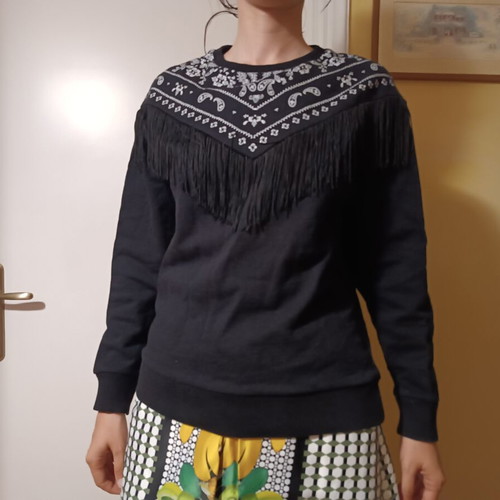 Mango sweatshirt with white floral print and fringes, like new, size M