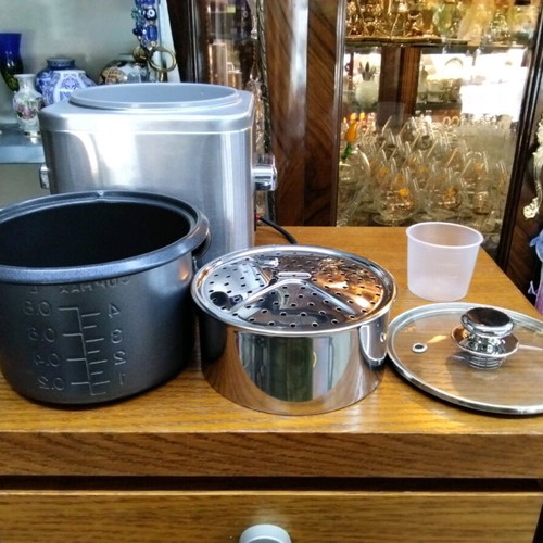 Cuisinart CRC-800 rice cooker new, 8 cups, with steam tray