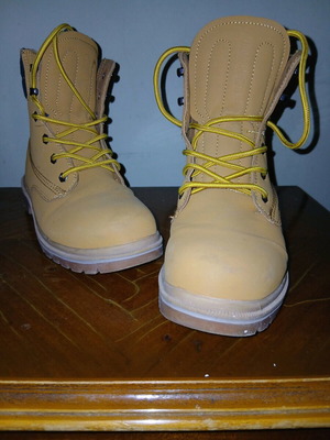A To Z Greek Boots No.40 new, brown and yellow unisex