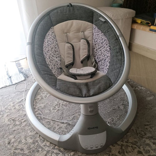 Electric bouncer like new with remote control and mosquito net