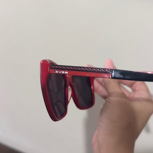 Moschino vintage sunglasses like new, black and red