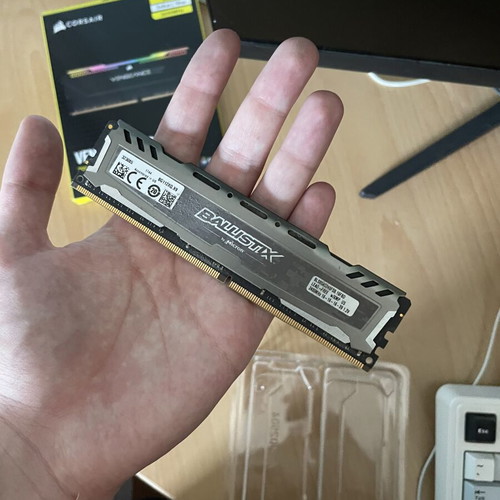 Micron 8GB DDR4 RAM 2400MHz