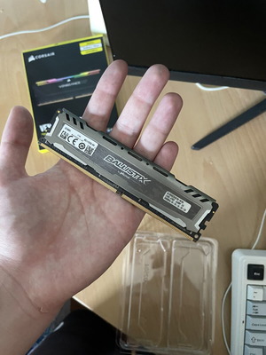 Micron 8GB DDR4 RAM 2400MHz