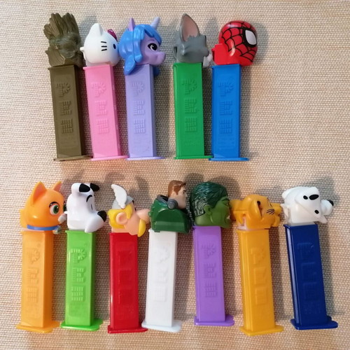 Pez candy dispensers set of 20 like new, Disney and Marvel characters