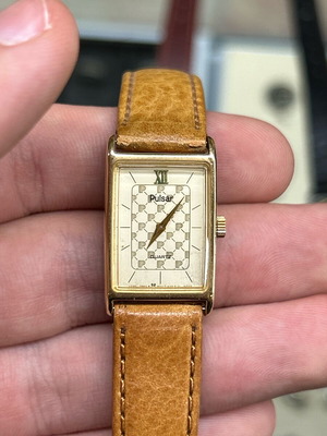 Pulsar watch with leather strap like new