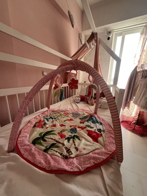Baby activity gym like new with box