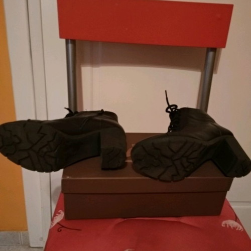 Black ankle boots used size 36 with zipper and laces