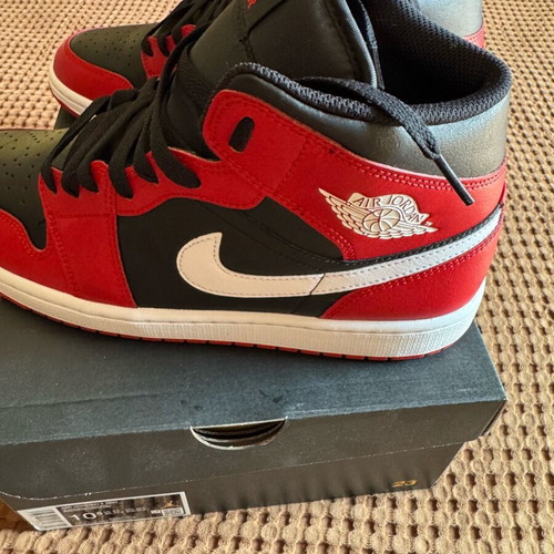 Air Jordan 1 Mid new black red white casual shoes size 44.5