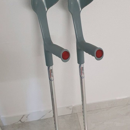 Aluminum elbow crutches like new, pair