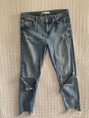 Bershka distressed jeans used, size L 40 12, blue