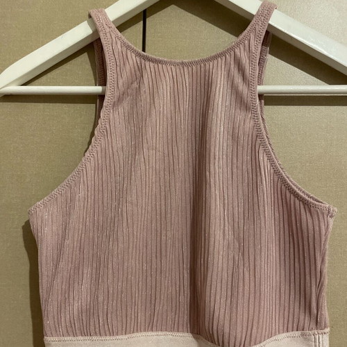Tally Weil crop top soft pink shiny like new, size S