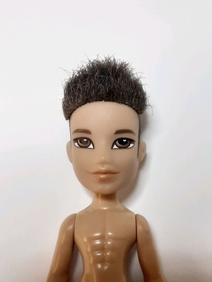 Bratz mini boyz doll used