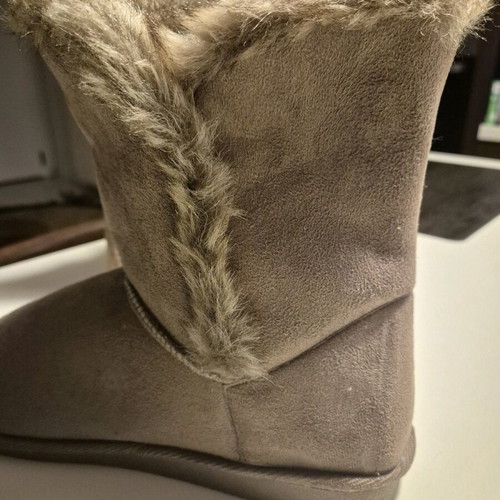Boots with fur new, beige, comfortable size 40