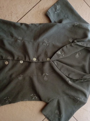 Floral women's shirt, size small, green