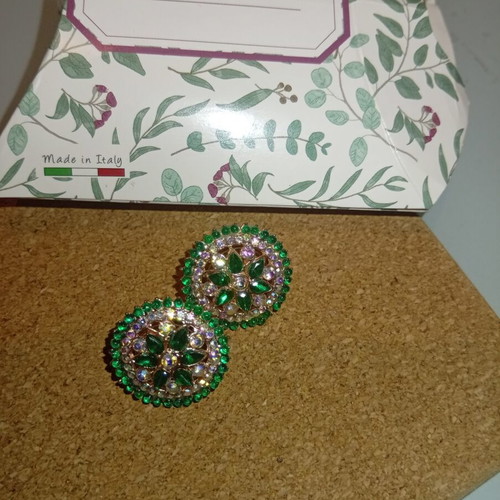 Round stud earrings with green and clear stones