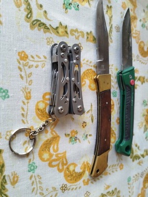 Multitool με δύο σουγιάδες μεταχειρισμένο