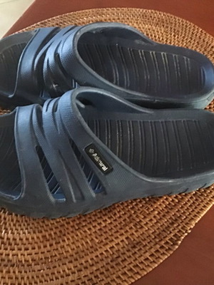 Adimiral Pool Slides No 36 Like New