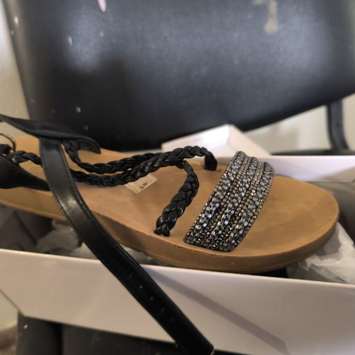 Black and brown platform sandals size 39, pair