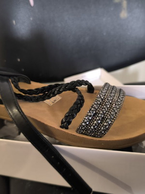 Black and brown platform sandals size 39, pair