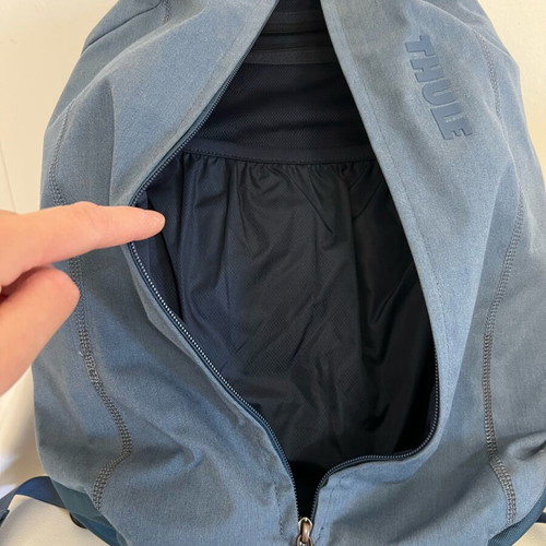 Thule backpack for 15.6'' laptop like new, blue