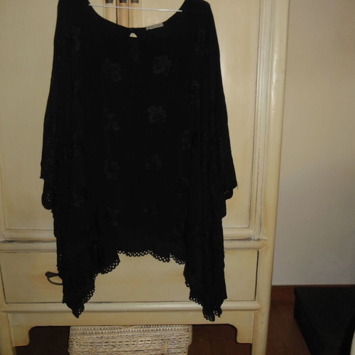 Black appliqued tunic blouse, free size, made in Italy