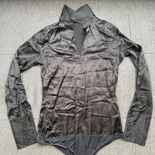 Guess silk bodysuit shirt like new, size S, black