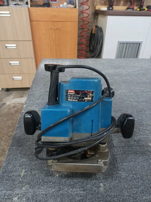 Ryobi Plunge Router like new 220V 7.5A 1500W 50Hz 22000/min