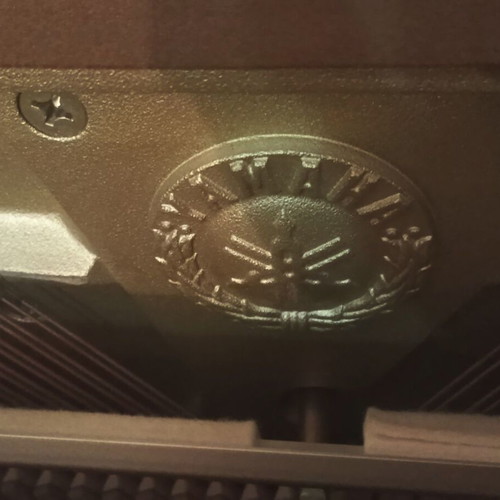 Yamaha E116N acoustic upright piano like new