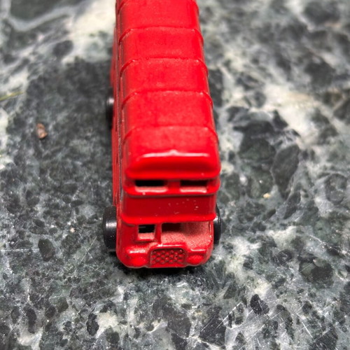 English bus miniature magnet like new