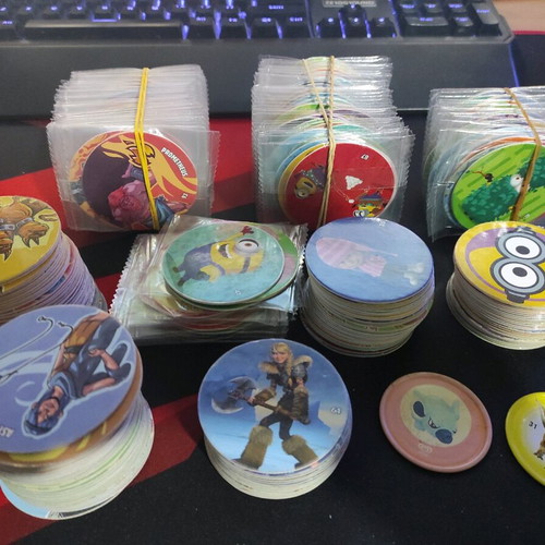 Chipicao caps like new, pack of 332 sealed and unsealed