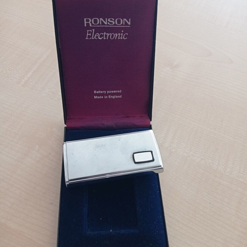 Ronson Electronic lighter collectible, like new