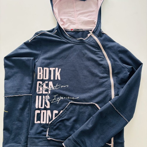 BodyTalk dark blue hooded sweatshirt with pink accents