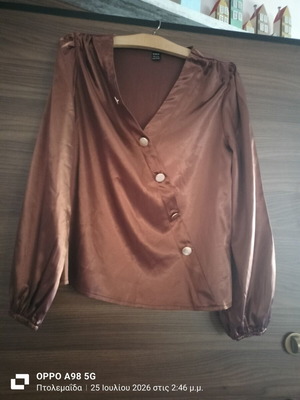Shein satin shirt with elastic cuffs and decorative buttons, like new, brown, size L