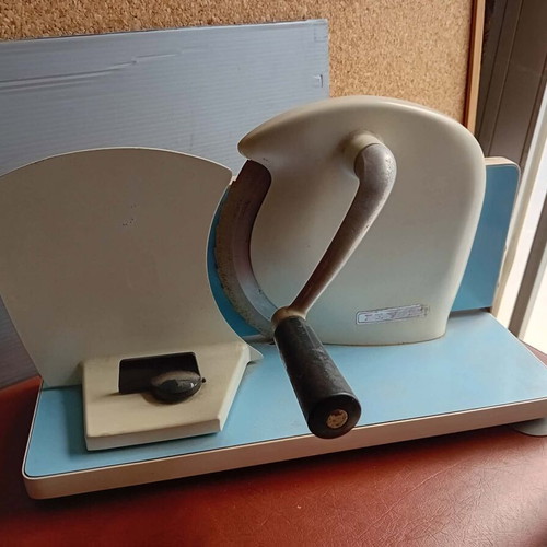 Vintage manual slicer for cold cuts and bread used
