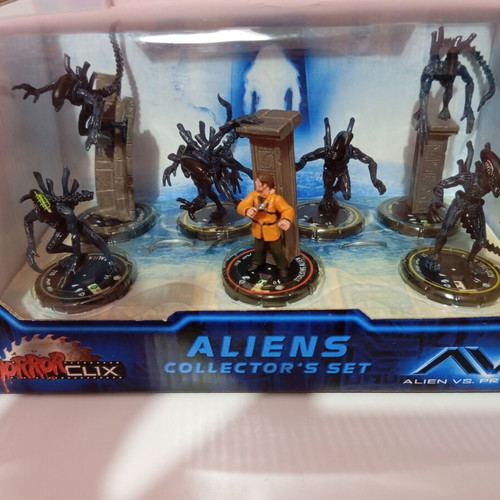 AvP Horroclix Alien board game like new