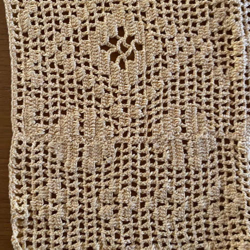Embroidered table runner and 2 matching doilies new with crochet