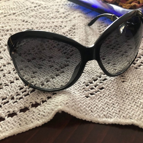 Gucci bamboo sunglasses like new, blue