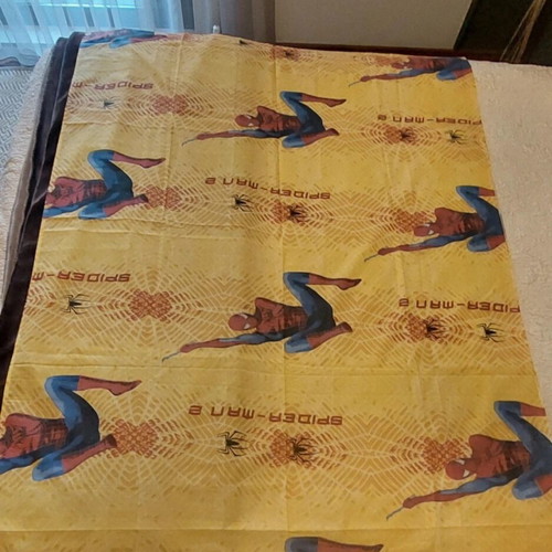 Spiderman crib sheets and pillowcase set like new, 2 pieces