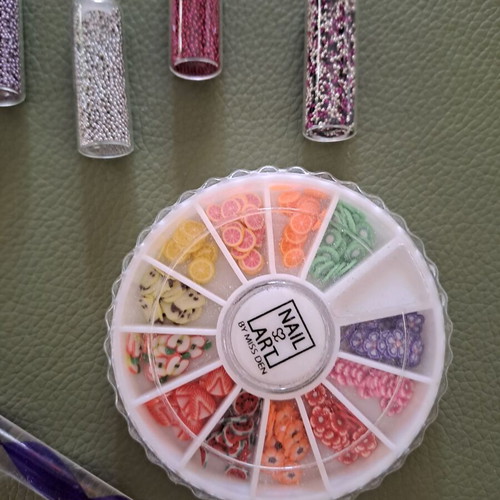 Nail decorations like new, assorted toppings