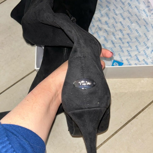 Guess over-the-knee suede boots size 40 like new, black